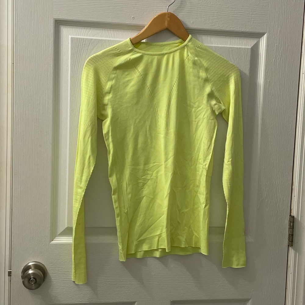 Lululemon reflective yellow long sleeve lightweight running top